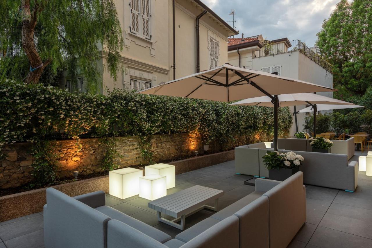 Hotel Riva Alassio Bagian luar foto