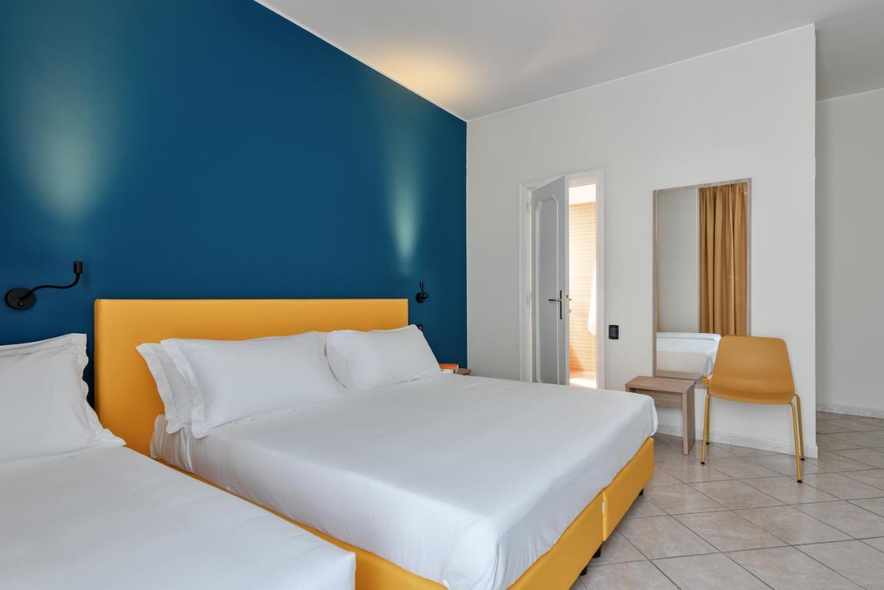 Hotel Riva Alassio Bagian luar foto