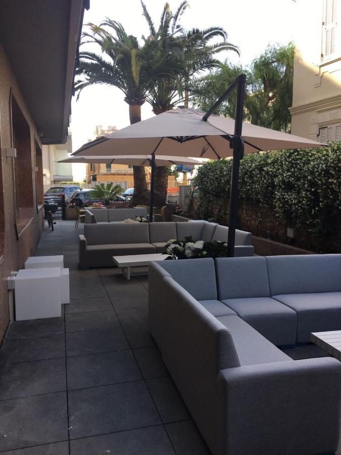 Hotel Riva Alassio Bagian luar foto