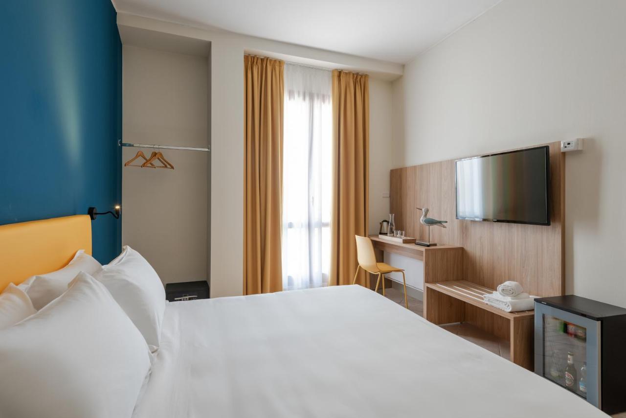 Hotel Riva Alassio Bagian luar foto